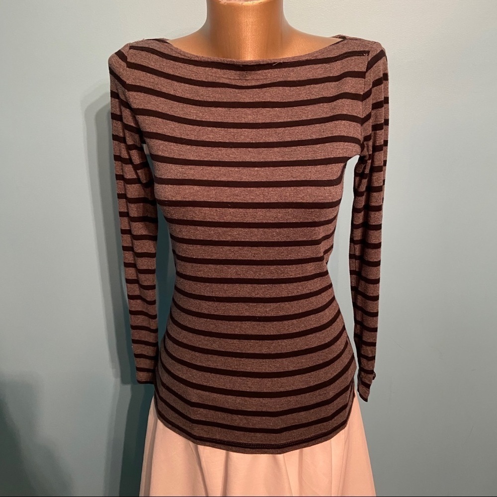 Gap striped top